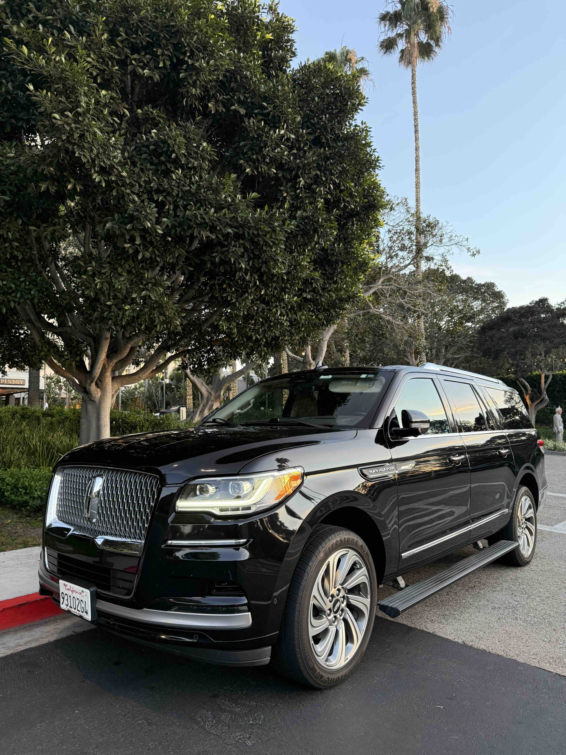 Trusted LAX Chauffeur Car Service Southern California - Emelx