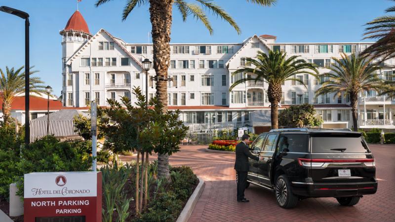 Emelx private transportation arrival at Hotel del Coronado from LAX
