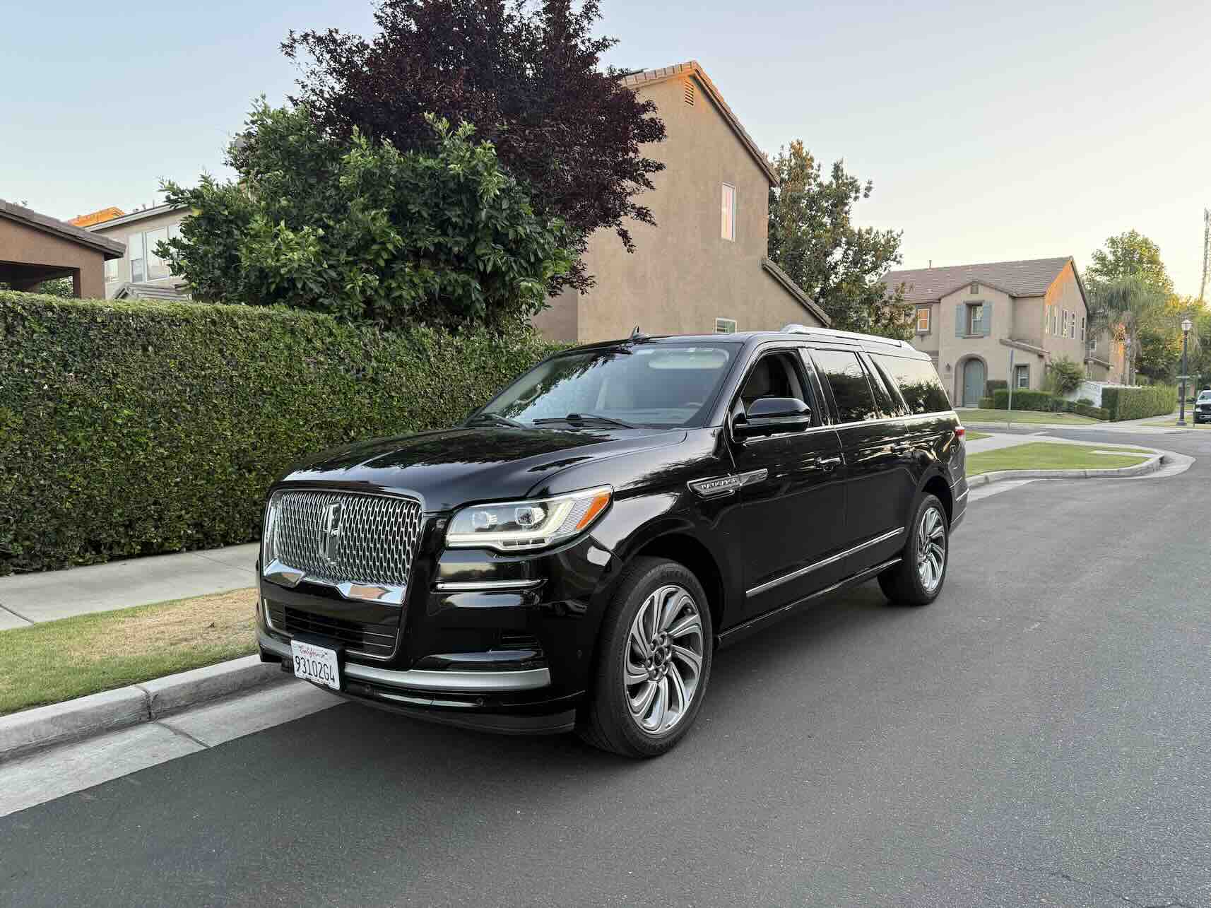 Emelx private LAX to Compton car service with a professional chauffeur and luxury vehicle
